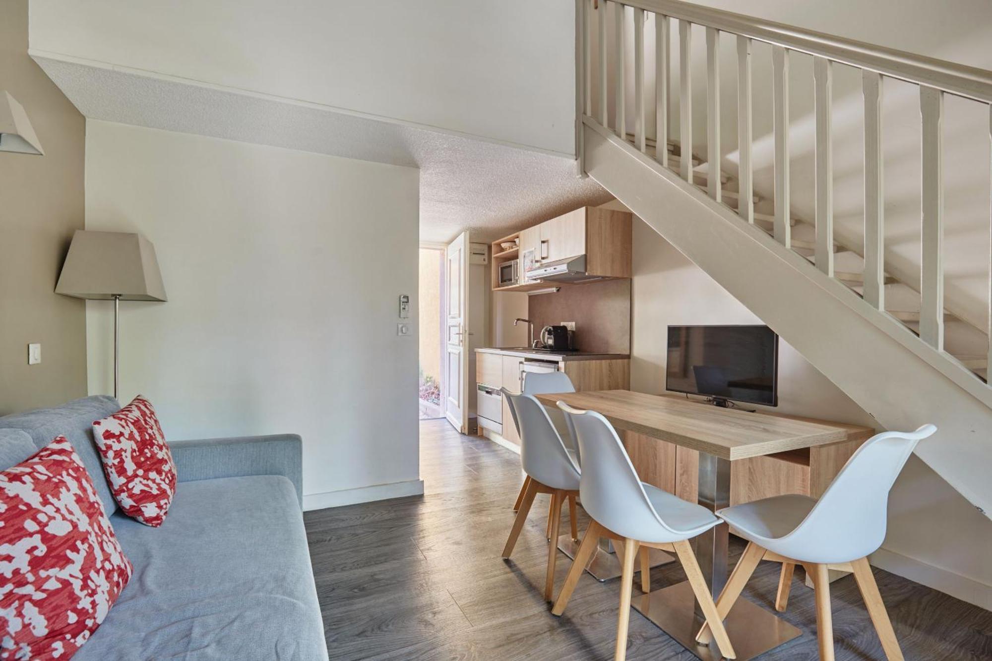 Aparthotel Odalys Le Village Camarguais Les Gardians